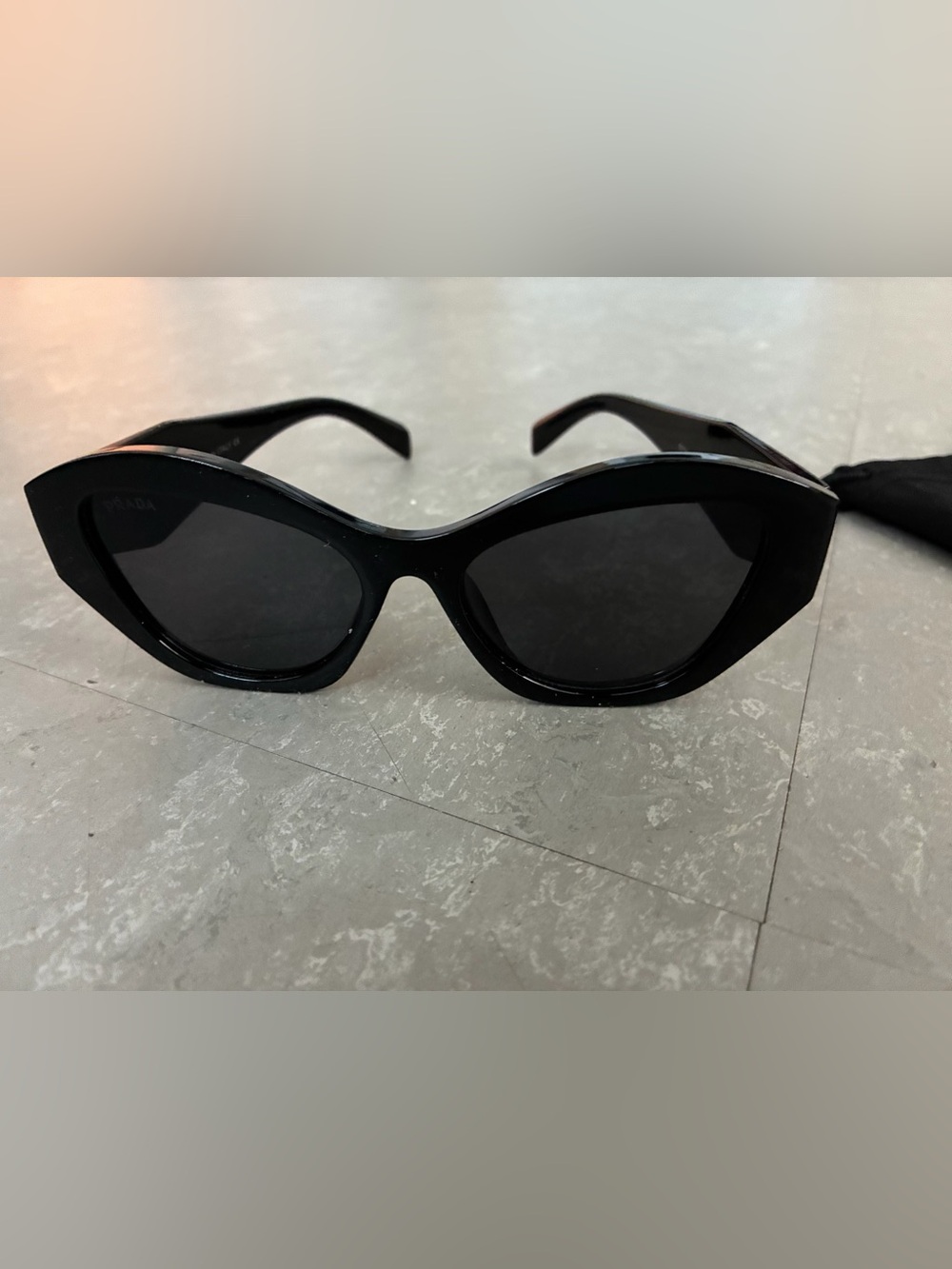 New Luxury Black Sunglasses - Picture 3 of 9